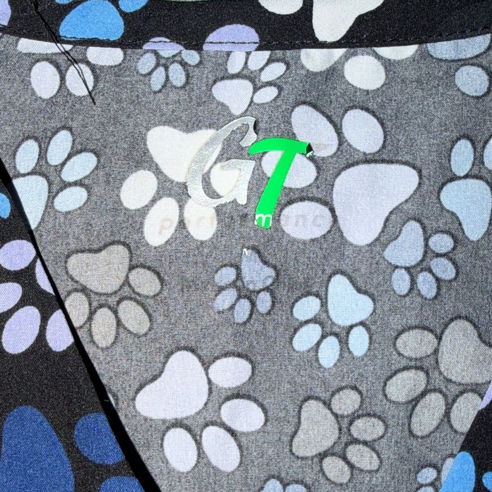 Medium Scrub Tops - Bundle of 7 - Picture 11 of 11